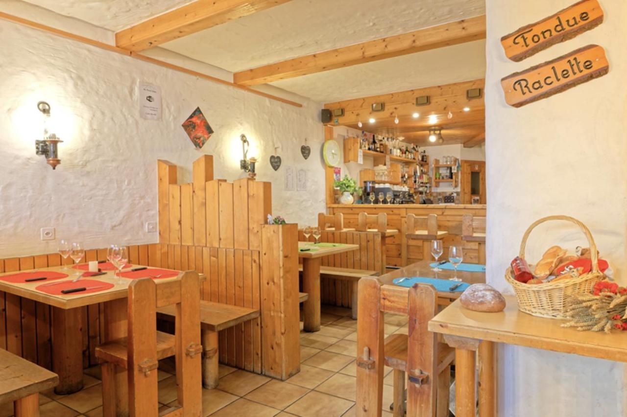 Petit Velan - Coworking & Coliving Hostel Бур-Сан-Пиер Екстериор снимка
