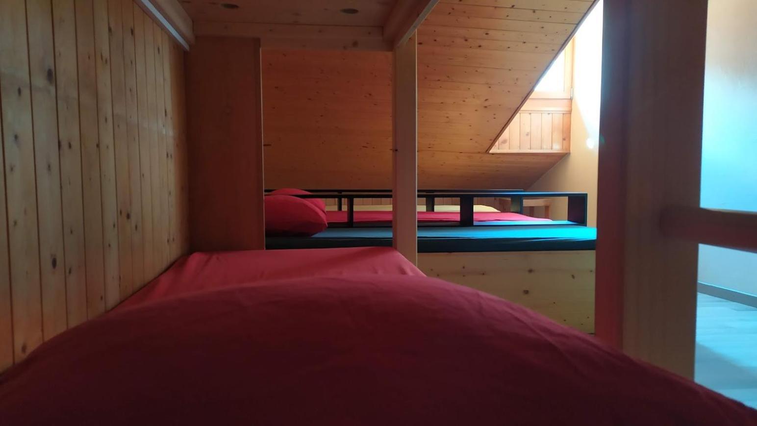 Petit Velan - Coworking & Coliving Hostel Бур-Сан-Пиер Екстериор снимка
